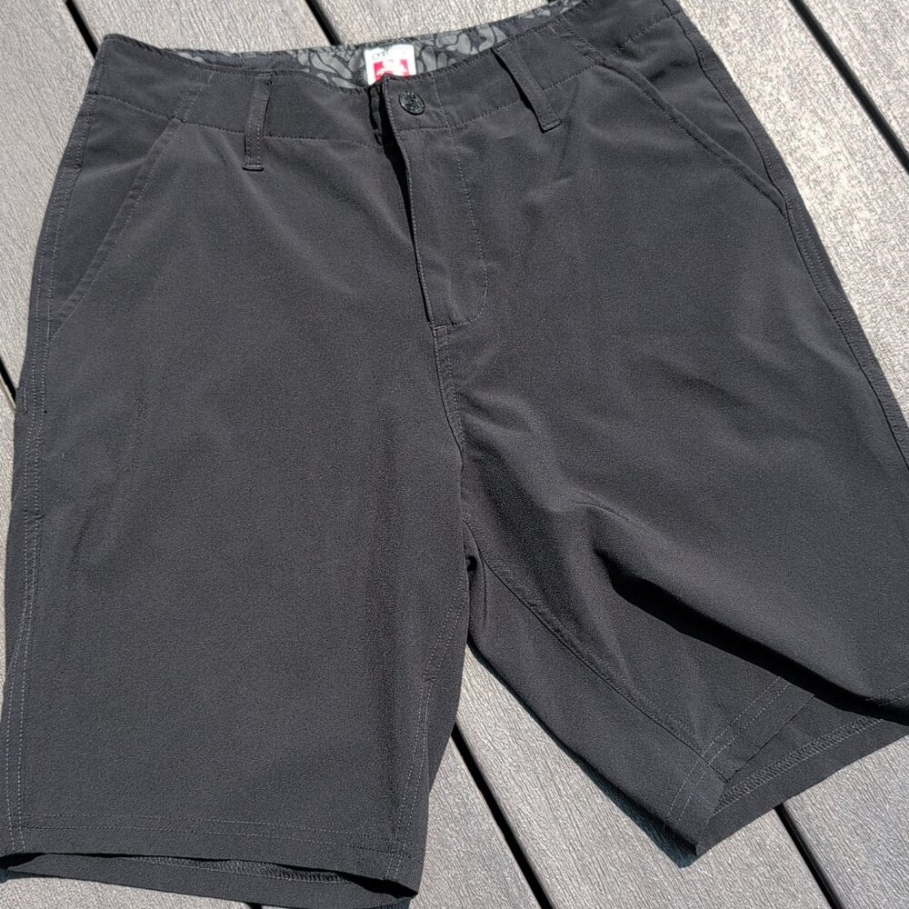 ☀️ Men's Black Hybrid Oakley Shorts ☀️ - Picture 1 of 5